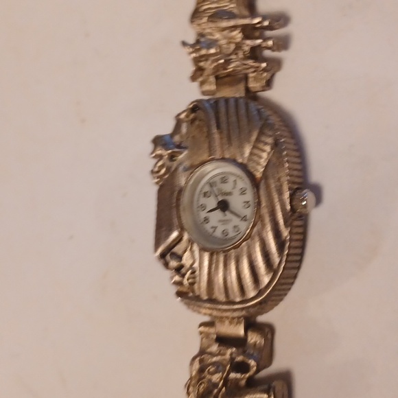 VINTAGE WOMEN'S WATCH NOAHS ARK, ANIMALS PRE LOVED, SILVERTONE, HONG KONG QUARTZ - Picture 4 of 9